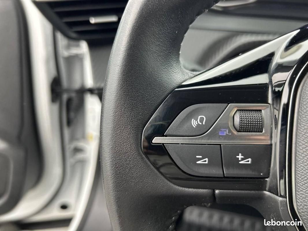 Peugeot 2008 PureTech 100 S&S BVM6 - Active (image 19)