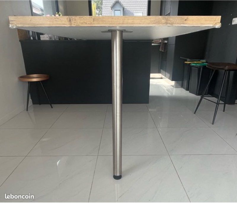Table de bar avec pied unique (image 5)