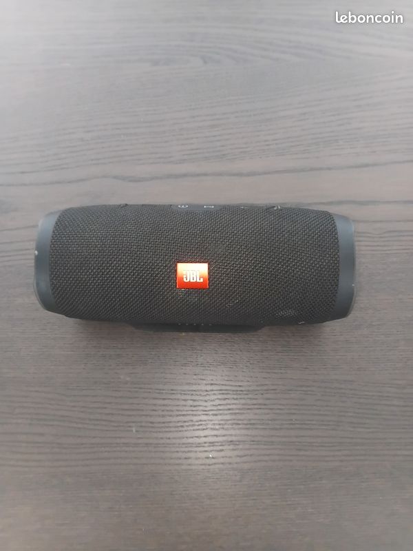 Jbl charge 3 (main propre) (image 3)