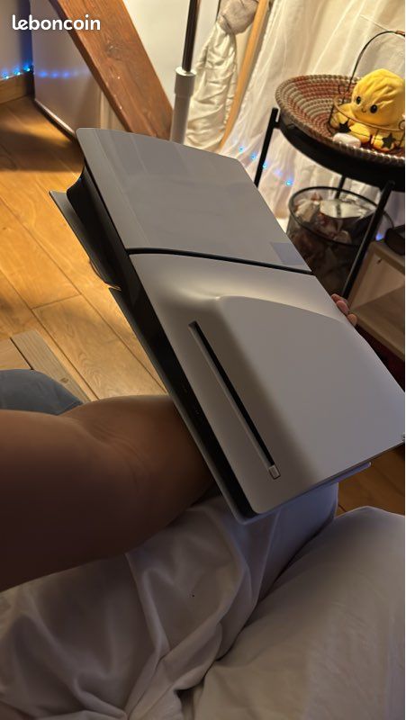 PLAYSTATION 5 slim neuve (image 3)