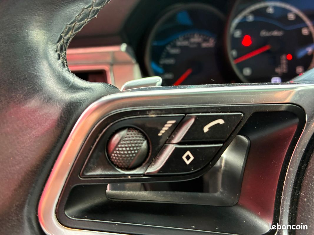 Porsche Macan Turbo PDK 3.6i V6 PACK CHRONO- GARANTIE 12 MOIS (image 25)