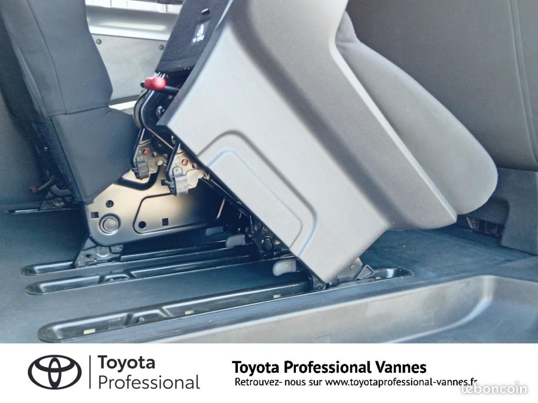 Toyota PROACE Combi Long 1.5 120 D-4D Dynamic MY20 (image 19)