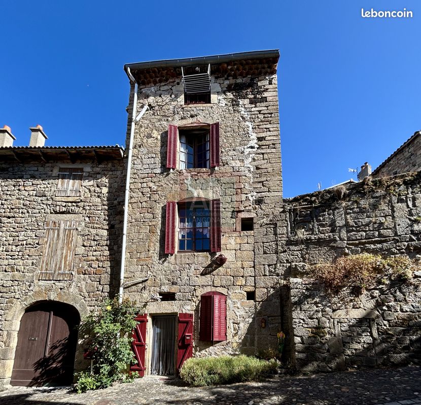 Maison 5 pièces 79 m² · à Pradelles · 79 m² · 65 000 €