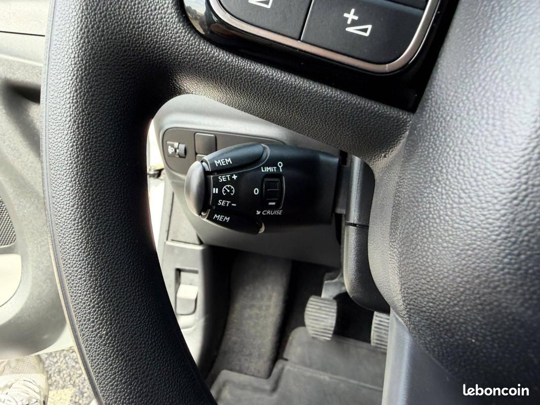 Citroën C3 Société (2 places) 82 CH FEEL NAV TVA récupérable (image 9)