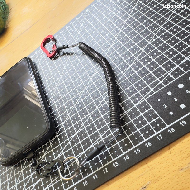 Cobee Lot De 4 Cordons De Téléphone Rétractables Avec Patch Pour Protection Contre Les Chutes, Sangles Universelles Extensibles Avec 4 Patchs De Téléphone Noirs, Sangles De Poignet Anti Chute