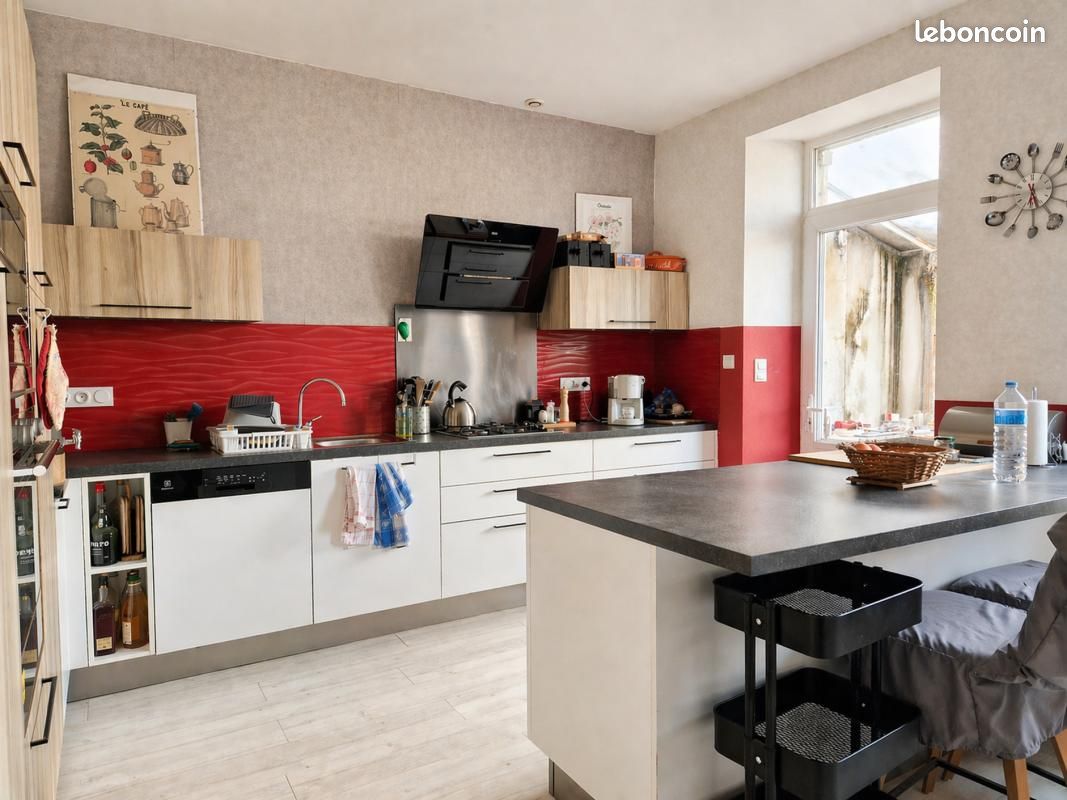 Maison 7 pièces 154 m² · à Maël-Carhaix · 154 m² · 168 600 €
