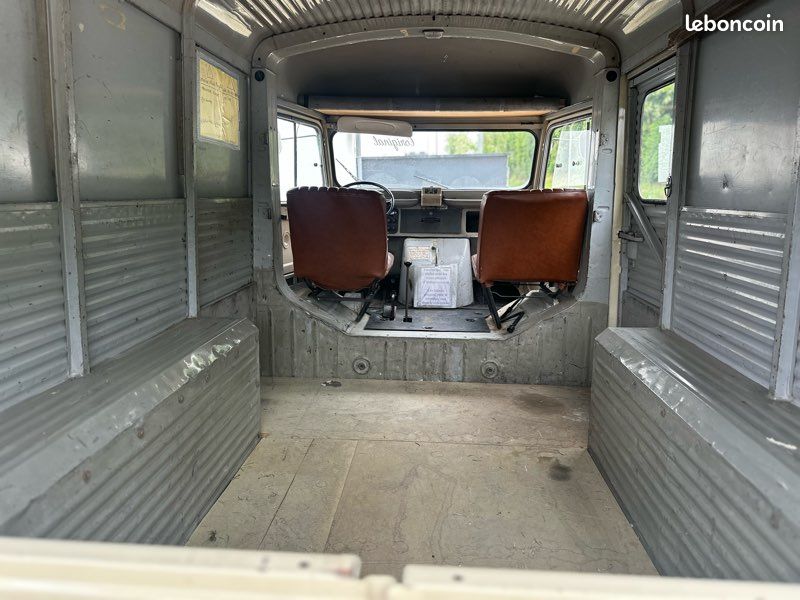 Le mythique citroen hy de Louis la brocante (image 4)