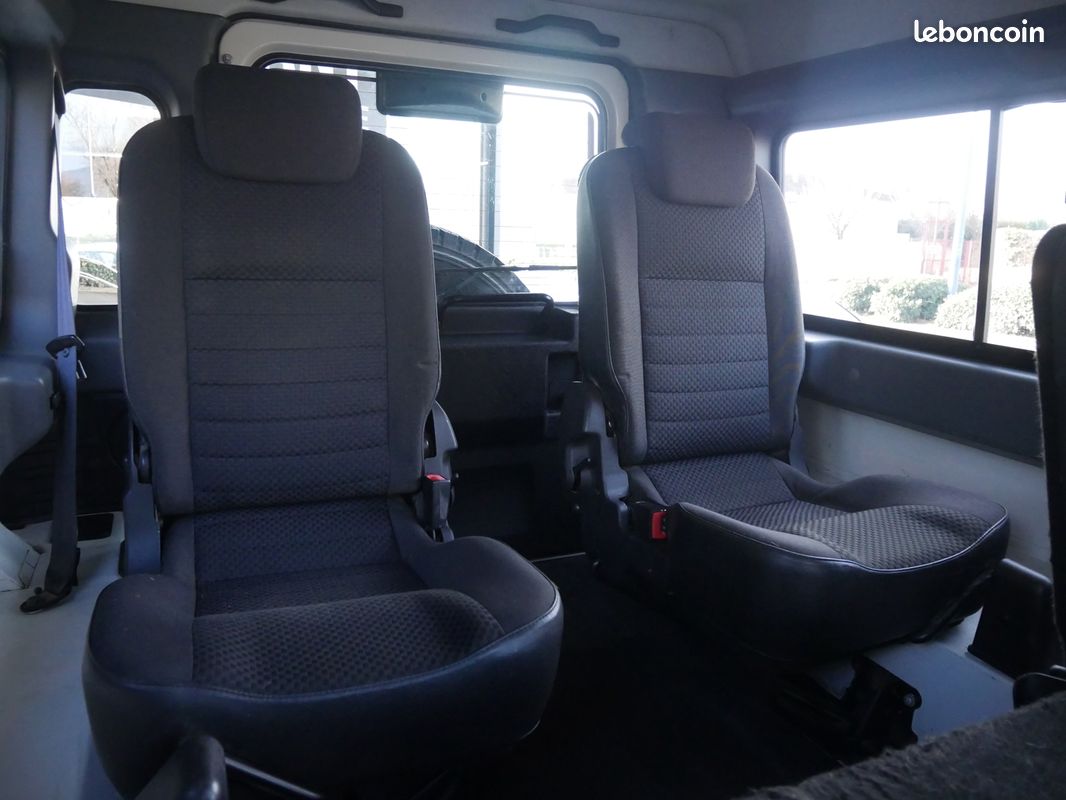 Land-rover DEFENDER 110 2.4 TD4 122 STATION WAGON 7PL S TD4 BVM (image 24)