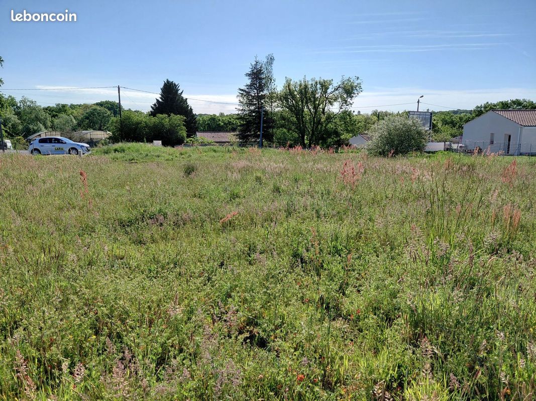 Terrain 568 m² · à La Chapelle-des-Pots · 43 100 €