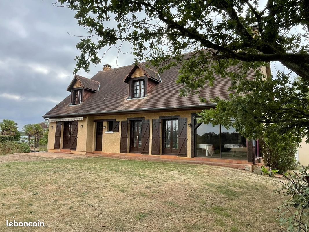 Maison 7 pièces 235 m² · à Roëzé-sur-Sarthe · 235 m² · 434 000 €