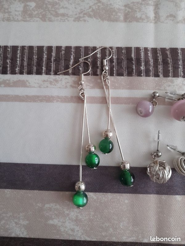Lot De 17 Paires De Boucles D'oreilles Percées Vintage/fantaisie - Occasion à Nettoyer - Avec Fermoirs