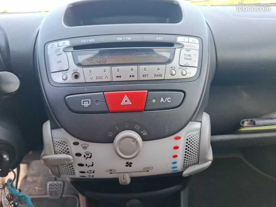Peugeot 107 1.0 70 ch Serie-64 /Entretien complet (image 21)