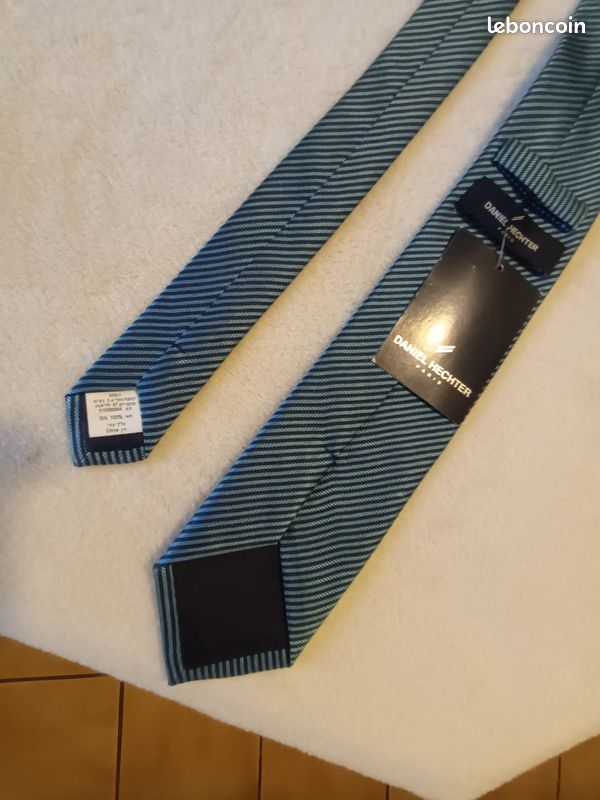 Cravate Homme Daniel Hechter Paris - Soie 100% Vert Émeraude - Motif Géométrique