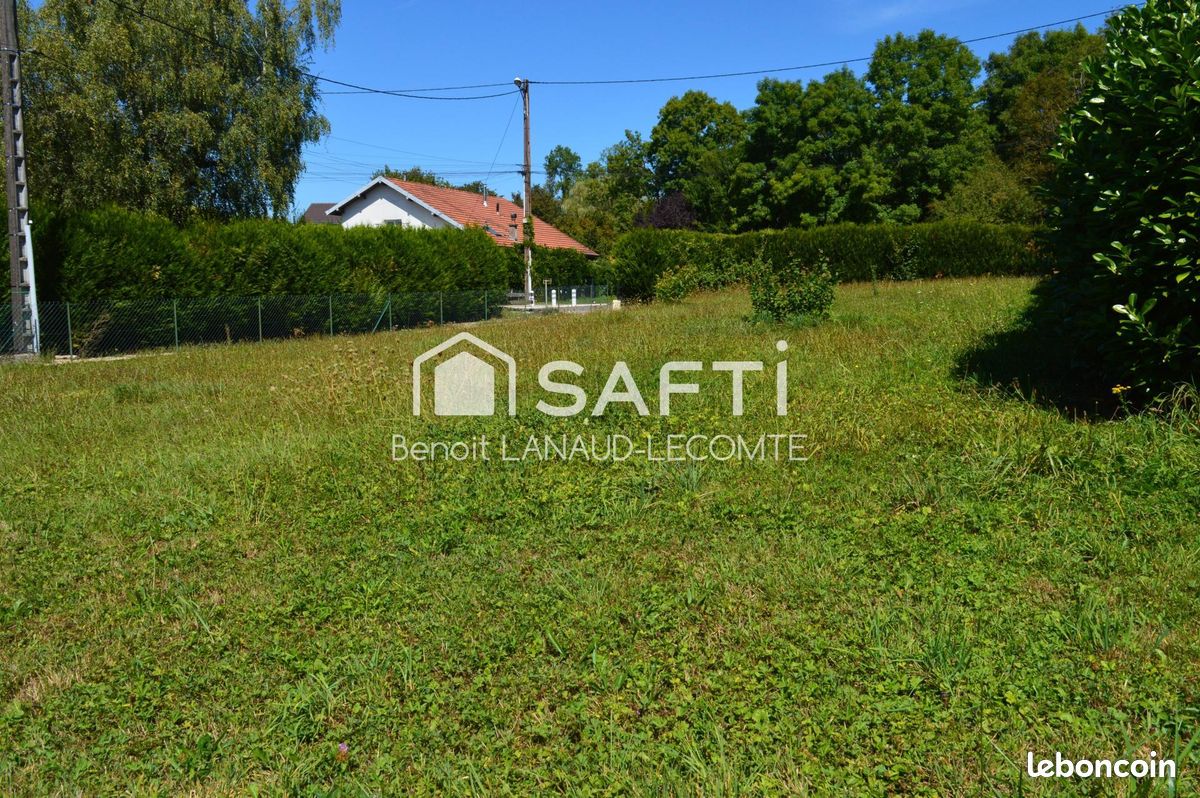 Terrain 557 m² · à Franois · 557 m² · 95 000 €
