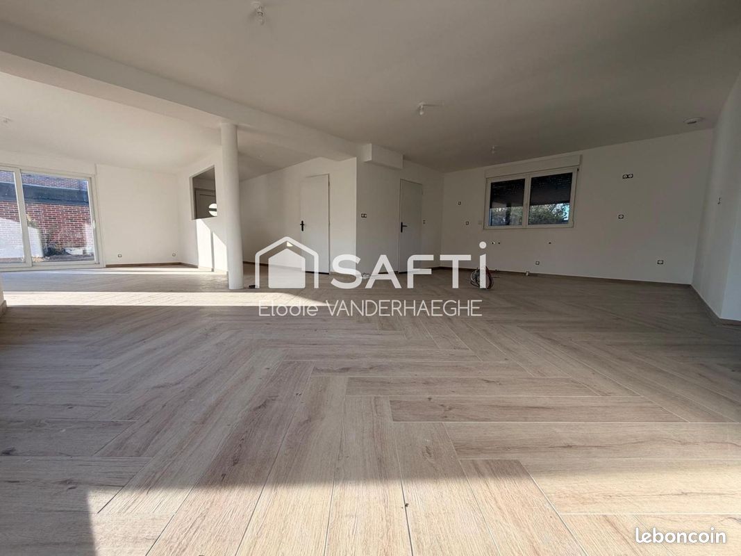 Maison 6 pièces 161 m² · à Hénin-Beaumont · 161 m² · 395 000 €