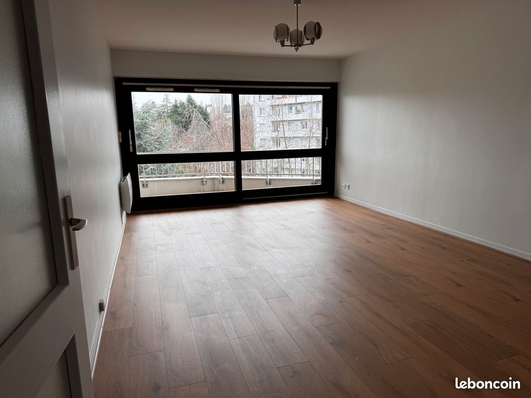 Appartement 1 pièce 32 m² · à Voiron · 32 m² · 530 €/mois