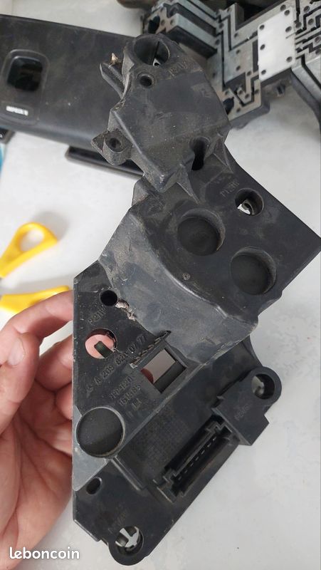 Platine porte ampoule feu arrière gauche Mercedes CLK (image 2)