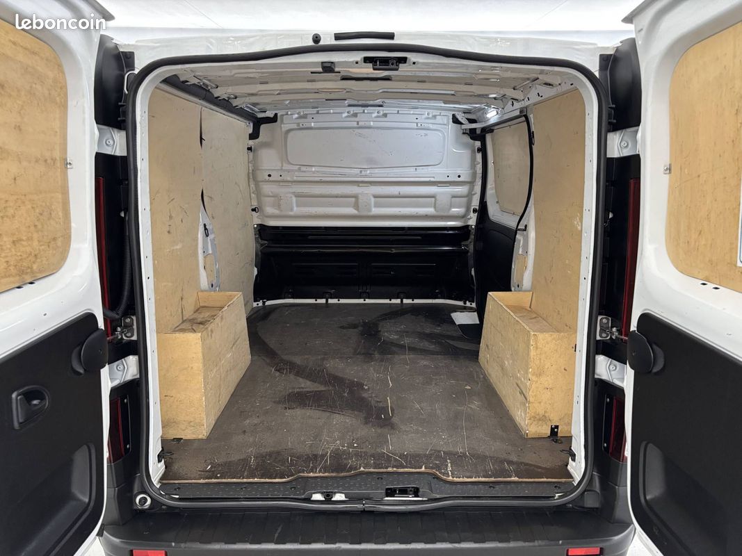Renault trafic fg blue dci 130 l1h1 3t gsr2 advance (image 18)