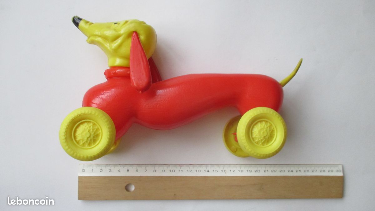 Jouet à Tirer Ancien – Chien Teckel Sur Roulettes – Steiff Ou Fadap ?