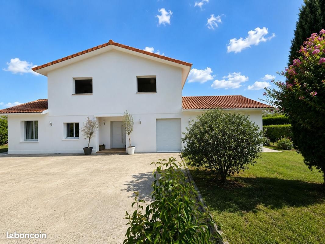 Maison 6 pièces 145 m² · à Mérignac · 145 m² · 574 750 €