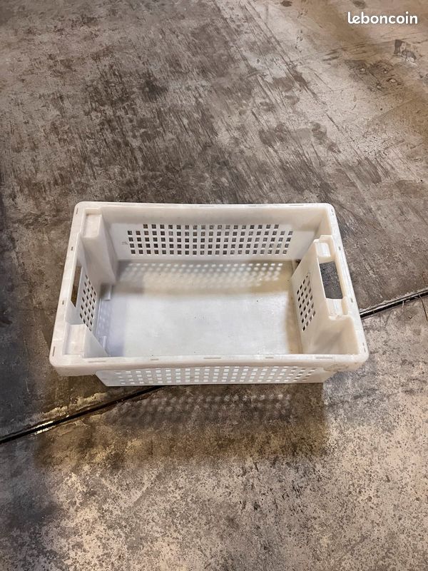 Caisse plastique blanche (image 1)