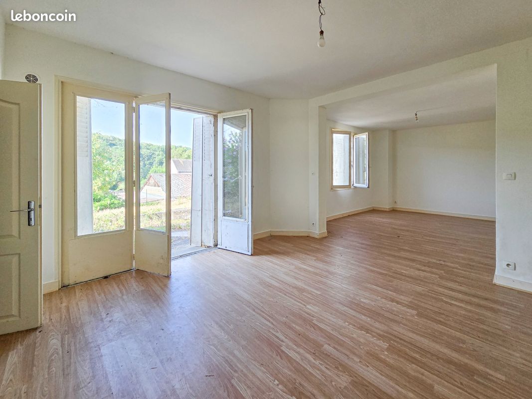Immeuble 225 m² · à Château-Renault · 225 m² · 122 000 €