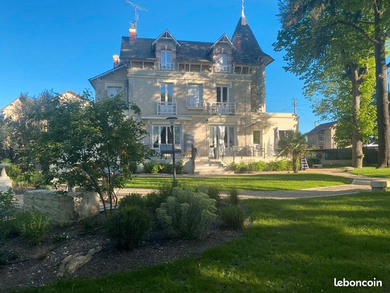 Maison 8 pièces 281 m² · à Beaumont-sur-Oise · 281 m² · 1 190 000 €