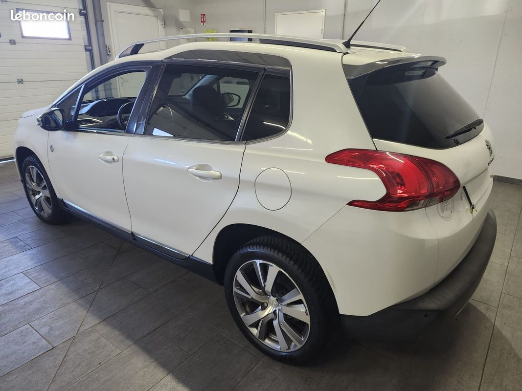 Peugeot 2008 1.6 HDI 120 BV6 - Crossway (image 5)