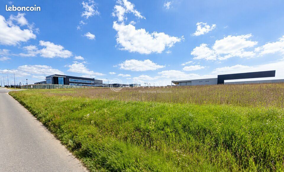 Terrain 15 725 m² Gallardon · 540 000 €