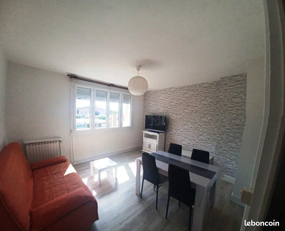Parking 65 m² · à Saint-Étienne · 65 m² · 650 €/mois