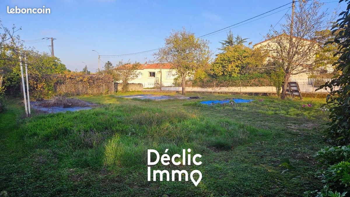 Terrain 444 m² Niort · 72 000 €