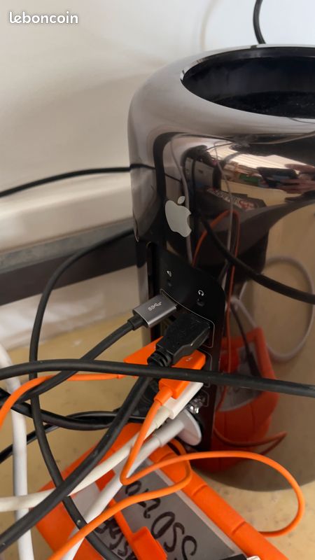 Station MacPro Apple 2013 (image 4)