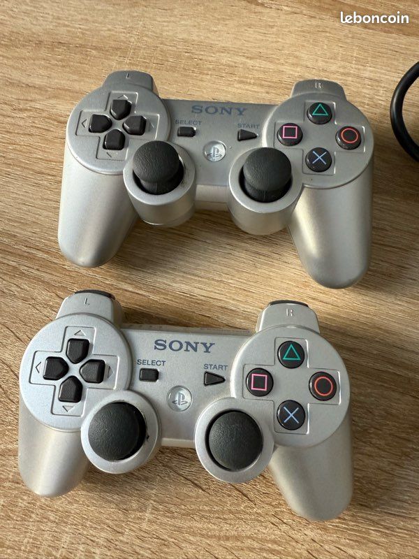 PlayStation 3 Slim Silver – Édition spéciale + 2 manettes officielles (image 4)