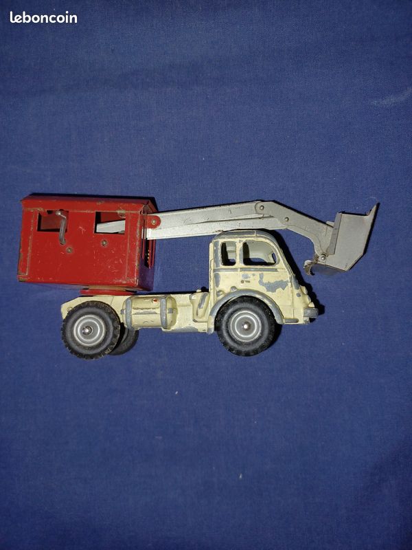 Camion Renault Avec Pelle – C.I.J. France, Référence 3.82, Miniature Occasion