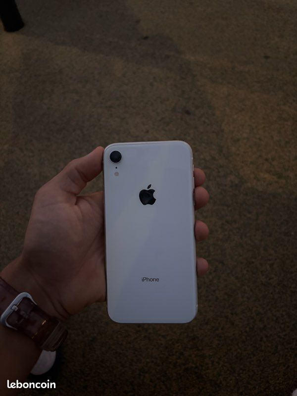 IPhone XR (image 2)