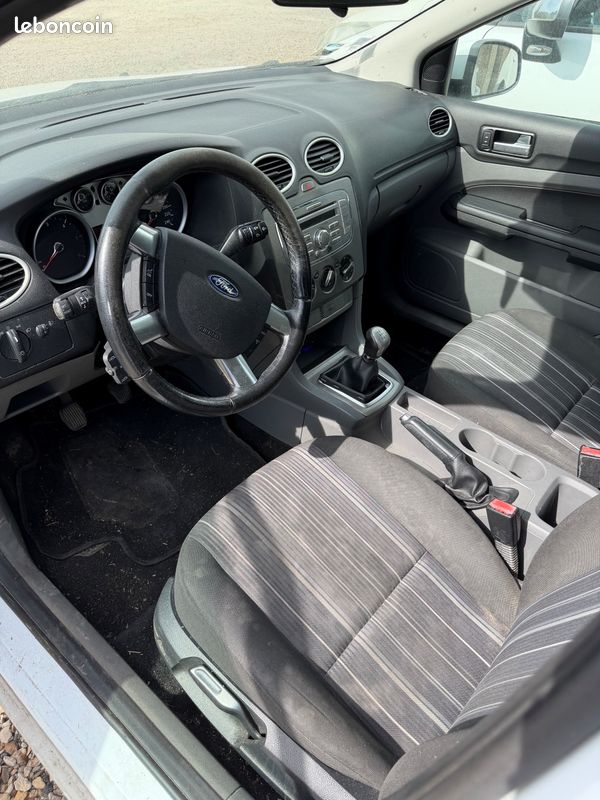 Ford focus (image 3)
