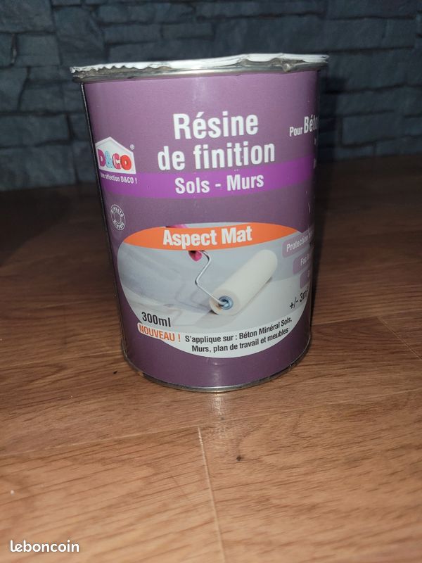 Béton minéral intérieur et résine de finition (image 8)