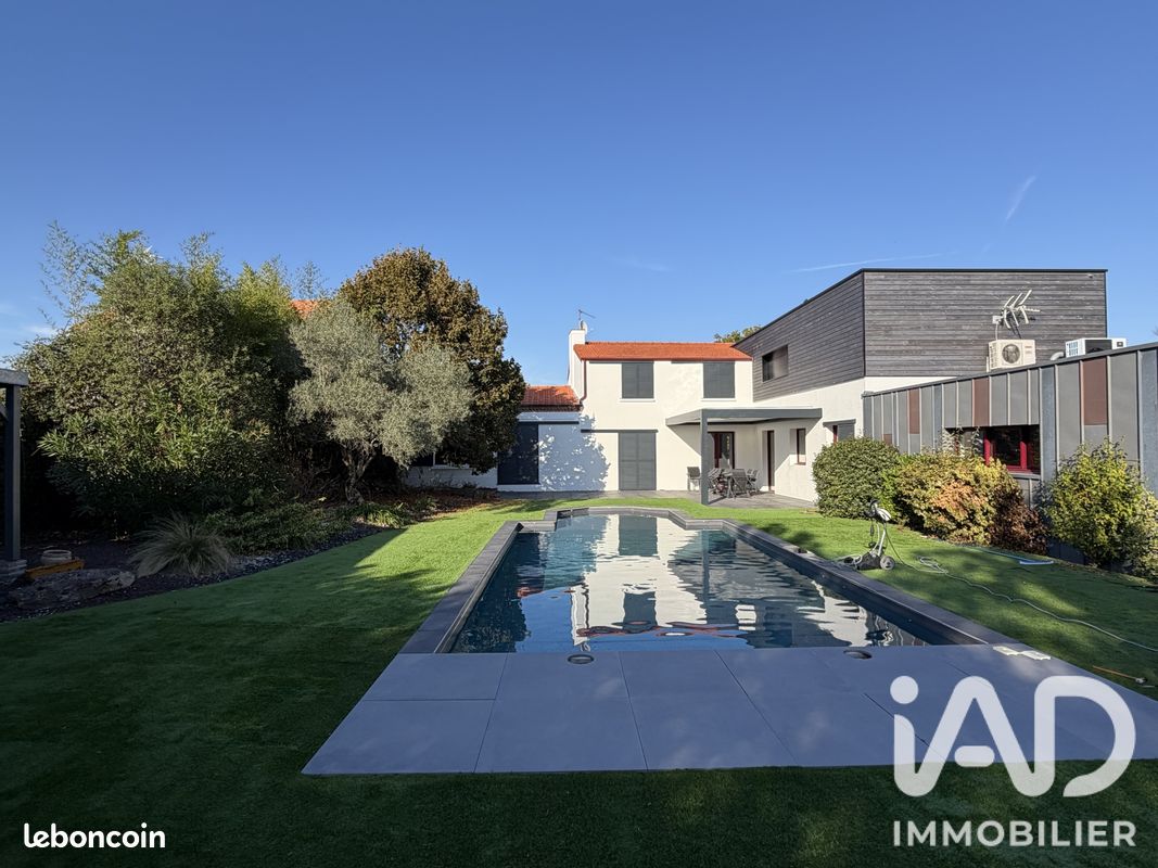 Maison 10 pièces 324 m² · à Pornic · 324 m² · 830 000 €