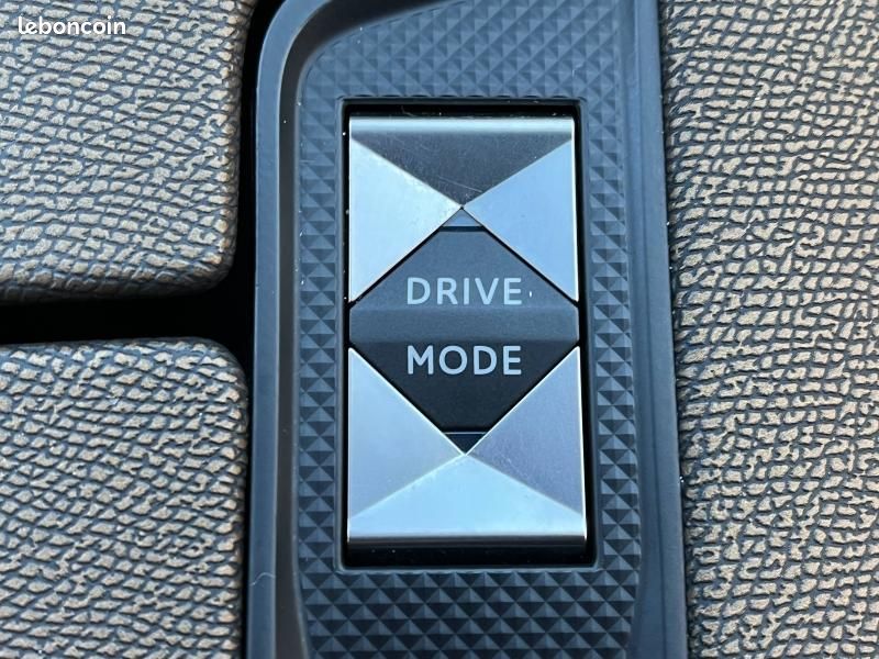 Ds DS 7 Crossback BlueHDi 180ch So Chic Automatique 128g (image 23)