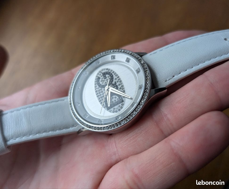 Montre Femme Dolce & Gabbana DW0504 Cuir Véritable Blanc et Cadran à Strass (image 2)