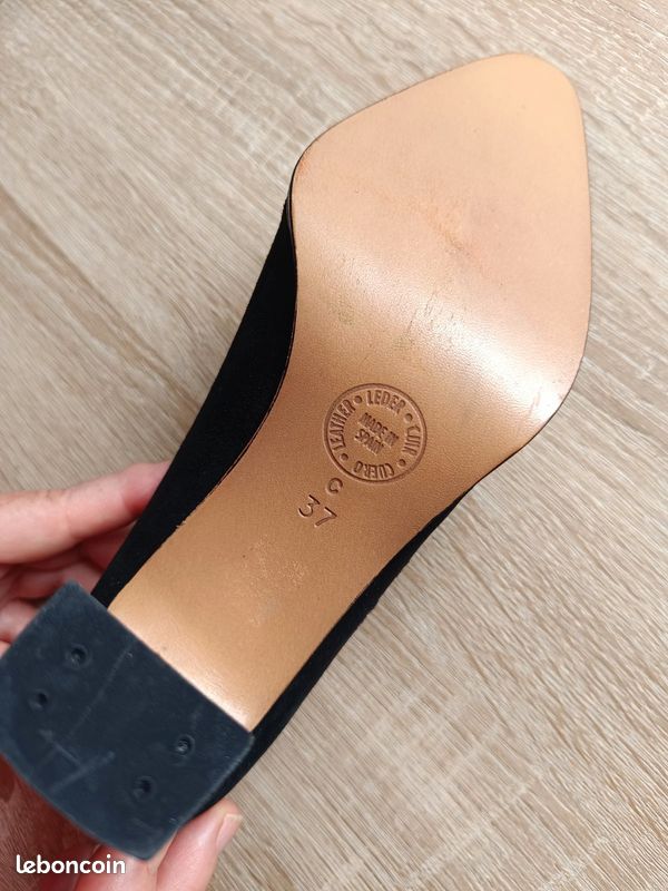 Chaussures Noir en Cuire NEUV (image 4)