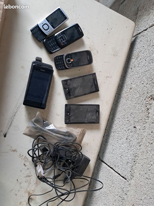 Lot ancien portables nokia, sony , samsung (image 1)