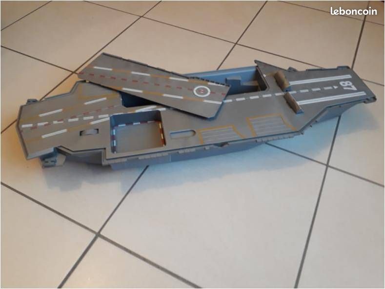 Jouet | Porte avion (image 1)