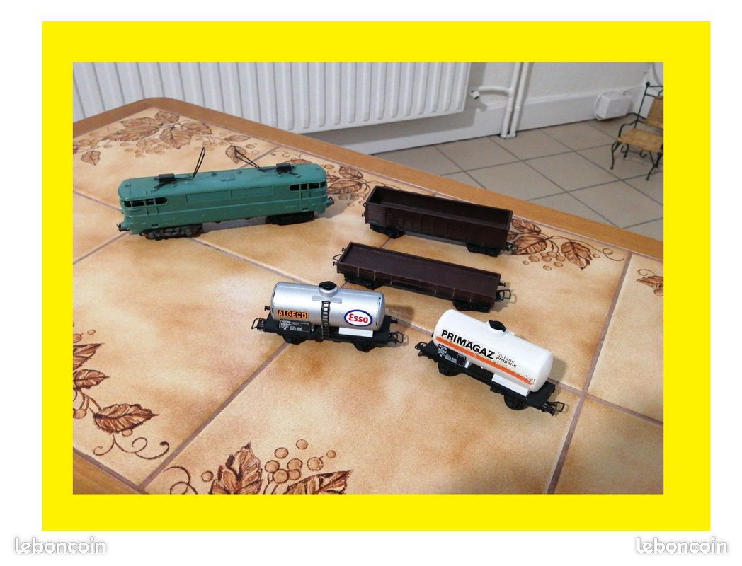 Locomotive BB 9240 et 4 wagons (image 1)