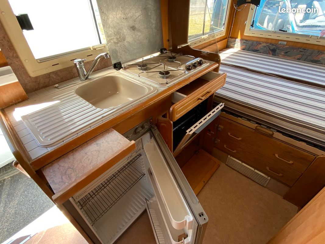 Rapido 730C 6.20m – Gros entretien OK Prêt à voyager Attelage, porte-moto, panneau solaire (image 14)