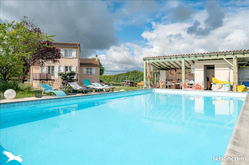 Maison 7 pièces 178 m² - Matha 17160 (image principale 0)
