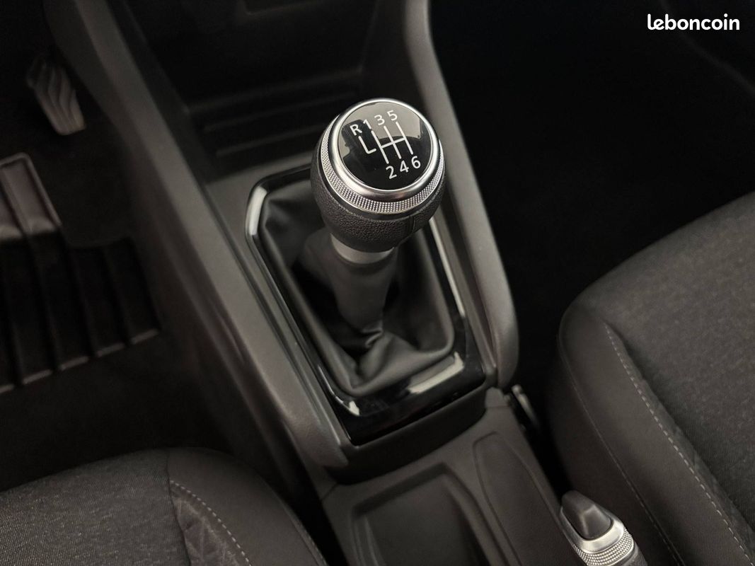 RENAULT Clio TCe 90 Equilibre (image 13)