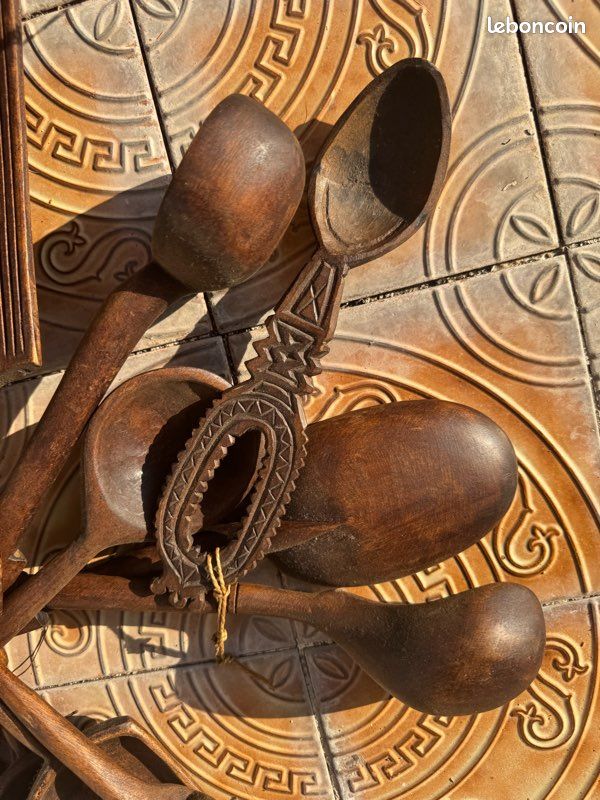 Lot de cuillères anciennes en bois sculpté – Artisanat authentique (image 5)