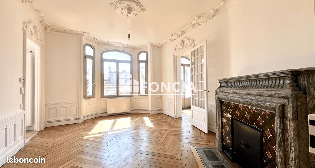 Appartement 4 pièces 98 m² · à Saint-Étienne · 98 m² · 900 €