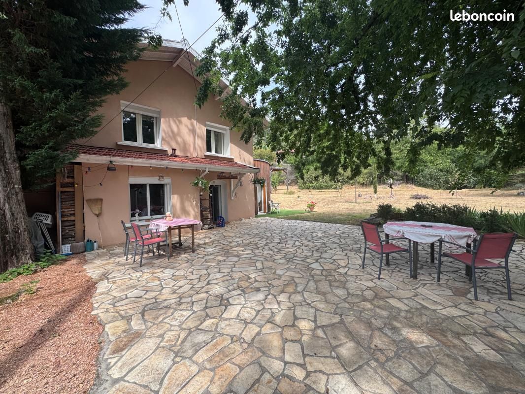 Maison 4 pièces 146 m² · à Crémieu · 146 m² · 389 000 €